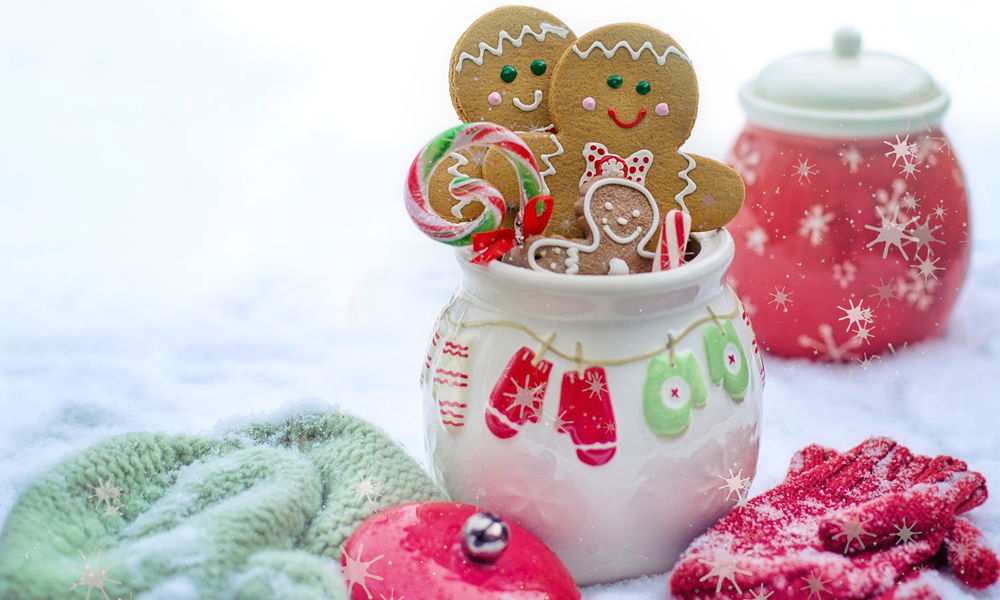 The Main Features Of Holiday Decorated Cookie Jars